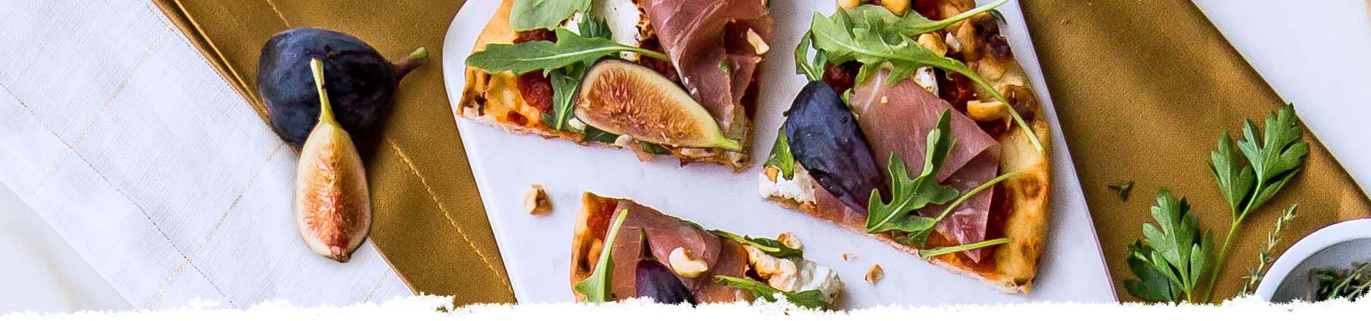 Flatbread with Fig, Prosciutto, and Arugula