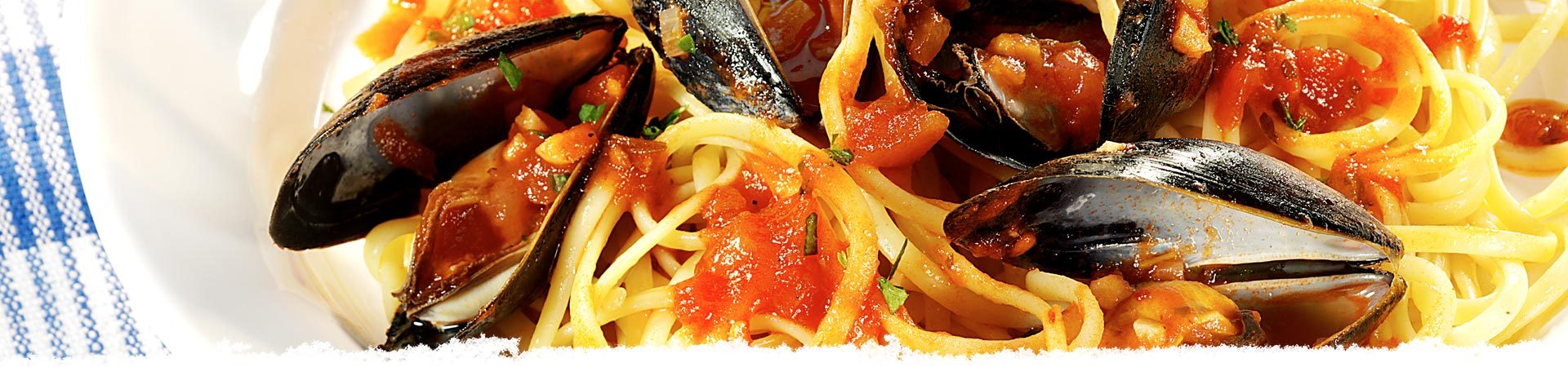 Mussels Marinara with Linguine