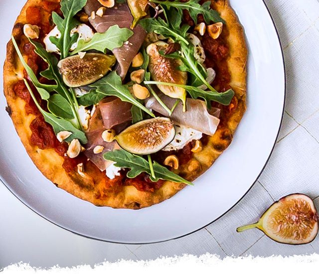 Flatbread with Fig, Prosciutto, and Arugula