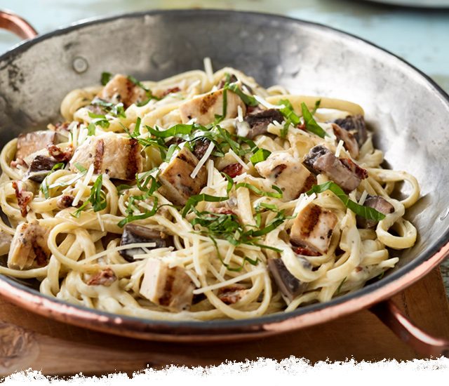Linguine with Roasted Garlic, Mushrooms, & Chicken