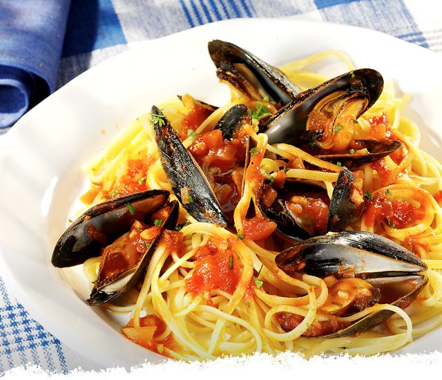 Mussels Marinara with Linguine
