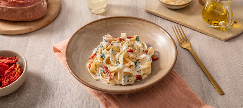 Fettuccine Alfredo with Sun-dried Tomatoes & Spinach
